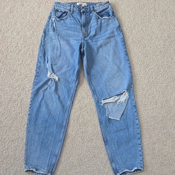 Abercrombie & Fitch The 80's Mom High Rise Distressed Jeans 28 Long - Picture 4 of 12